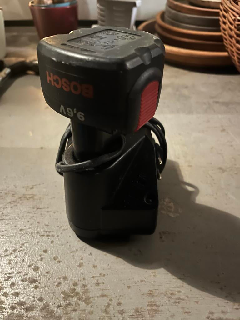 Bosch 9.6V acculader met accu, Ophalen of Verzenden, Gebruikt, Overige typen