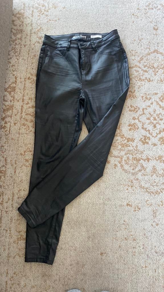 Nep leren skinny broek maat 40, Kleding | Dames, Broeken en Pantalons, Maat 38/40 (M), Zwart, Ophalen of Verzenden, Zo goed als nieuw