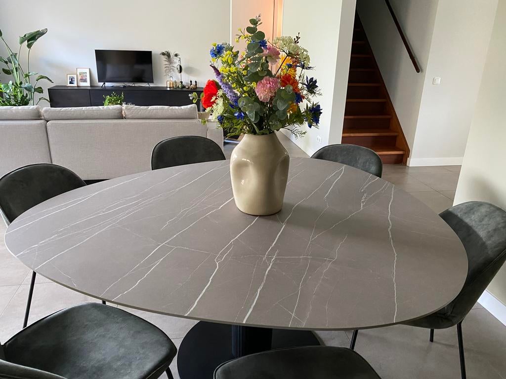 Tafel grijs marmerlook kiezelvorm ZGAN 170 x 150 cm, 200 cm of meer, Zo goed als nieuw, Rechthoekig, 50 tot 100 cm