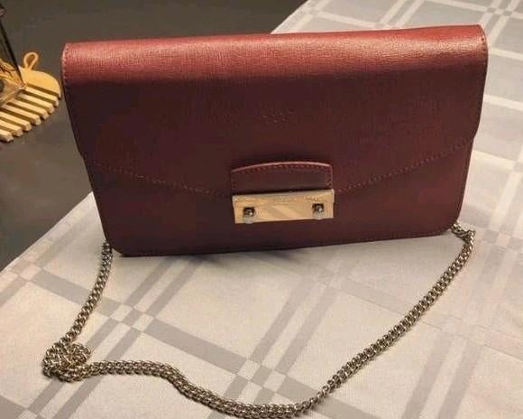 Furla leren tas 27x15x4  cm €129, Ophalen of Verzenden, Gebruikt, Rood, Schoudertasje