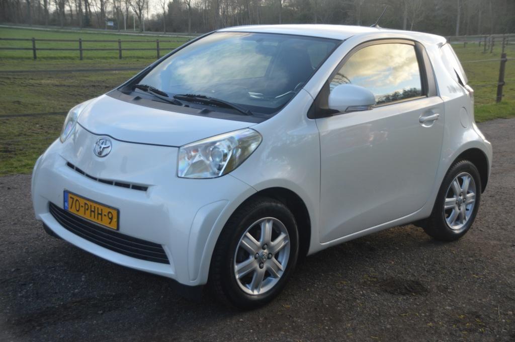 Toyota iQ 1.0 VVTi Comfort Automaat Airco (bj 2010), Stof, Gebruikt, 4 stoelen, Bedrijf