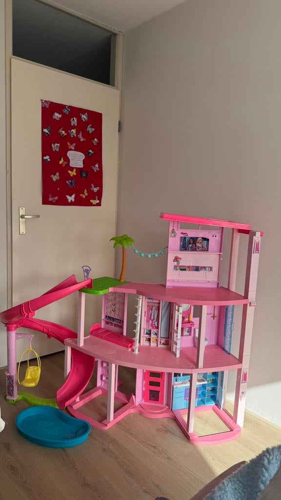 Grote Barbie Dreamhouse, Kinderen en Baby's, Speelgoed | Poppenhuizen, Ophalen, Zo goed als nieuw, Toebehoren