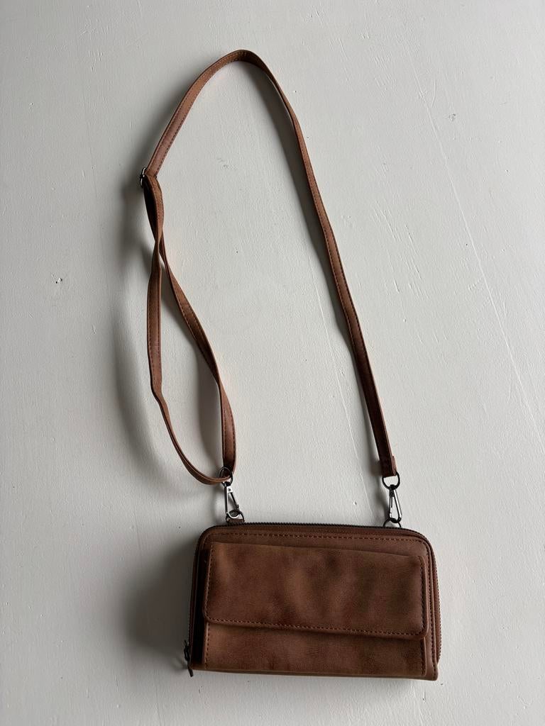 Bruine handtas met lange band, Sieraden, Tassen en Uiterlijk, Tassen | Damestassen, Ophalen, Nieuw, Bruin, Handtas