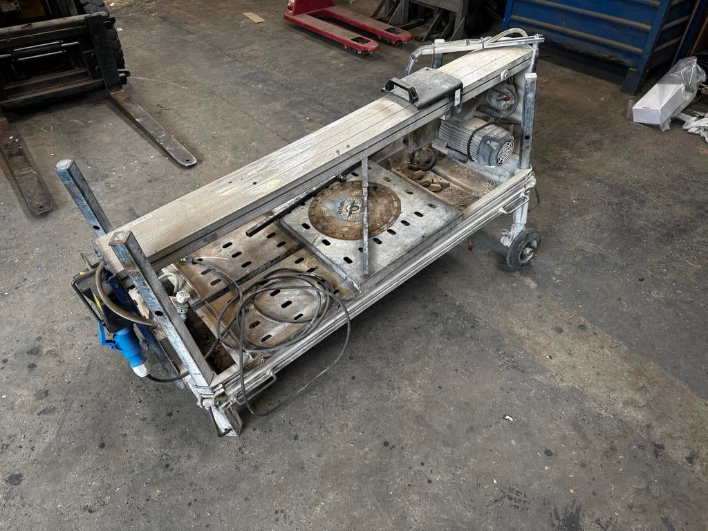 Gebruikte tegelzaagtafel CARAT, Ophalen, Gebruikt, 70 mm of meer, Overige typen