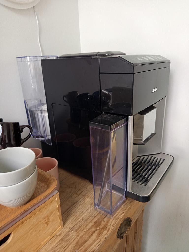 Siemens EQ.6 plus s100 volautomaat koffiemachine, Witgoed en Apparatuur, Koffiezetapparaten, Ophalen, Koffiemachine, Afneembaar waterreservoir