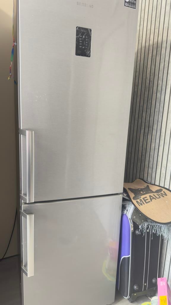 Goed werkende Samsung koelkast met No Frost, Witgoed en Apparatuur, Gebruikt, 200 liter of meer, 60 cm of meer, Met aparte vriezer