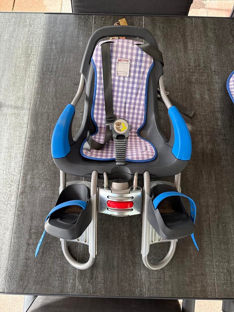 Kinderfietsstoeltje achter, Ophalen of Verzenden, Gebruikt, Achterzitje, Voetsteuntjes