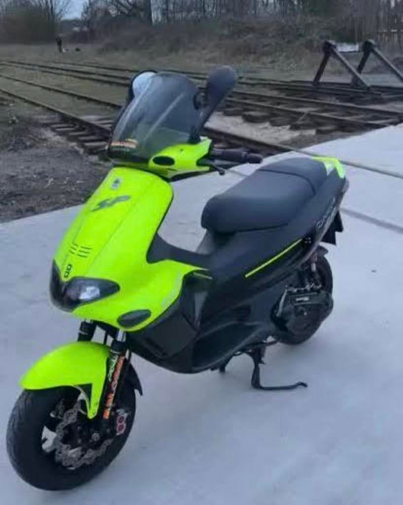 Opzoek naar een gilera runner 125/180, Fietsen en Brommers, Ophalen of Verzenden, Zo goed als nieuw, Overige modellen