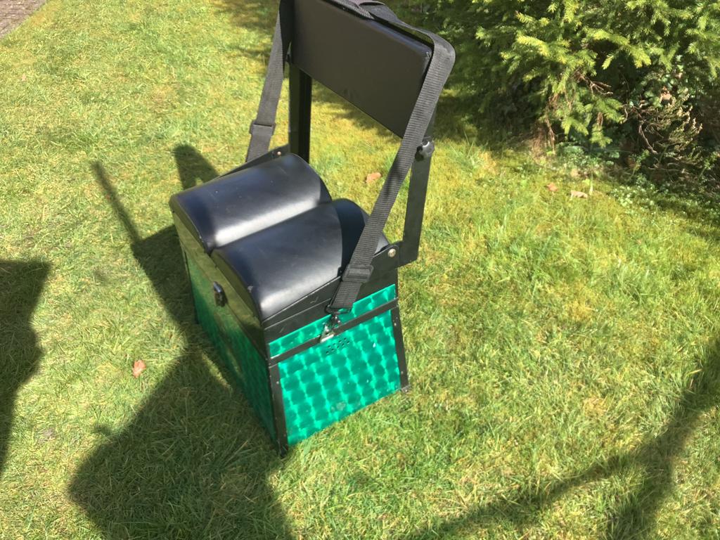 Evezet viskist viskoffer zitkist met rugleuning en draagriem, Ophalen, Gebruikt, Koffer of Tas