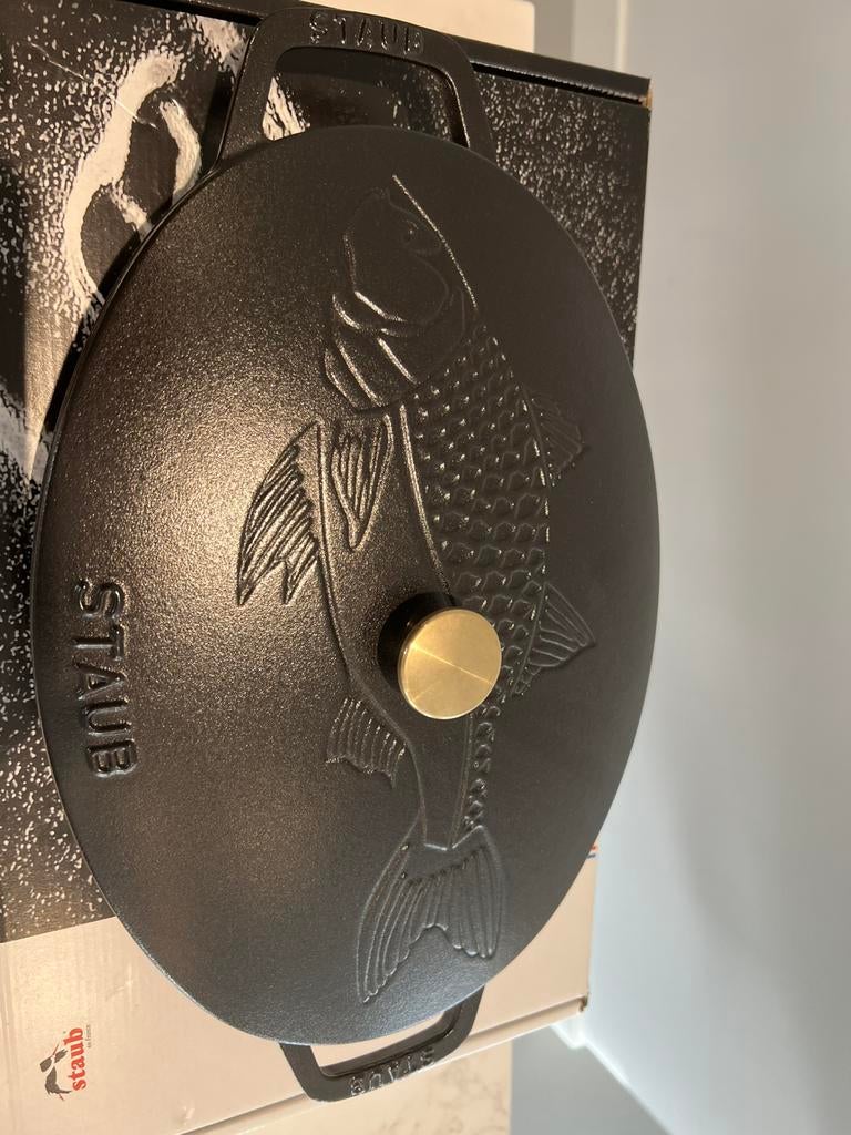 Staub ovenschaal mat zwart 33 cm nieuw, Gietijzer, Nieuw, Ophalen of Verzenden, Staub