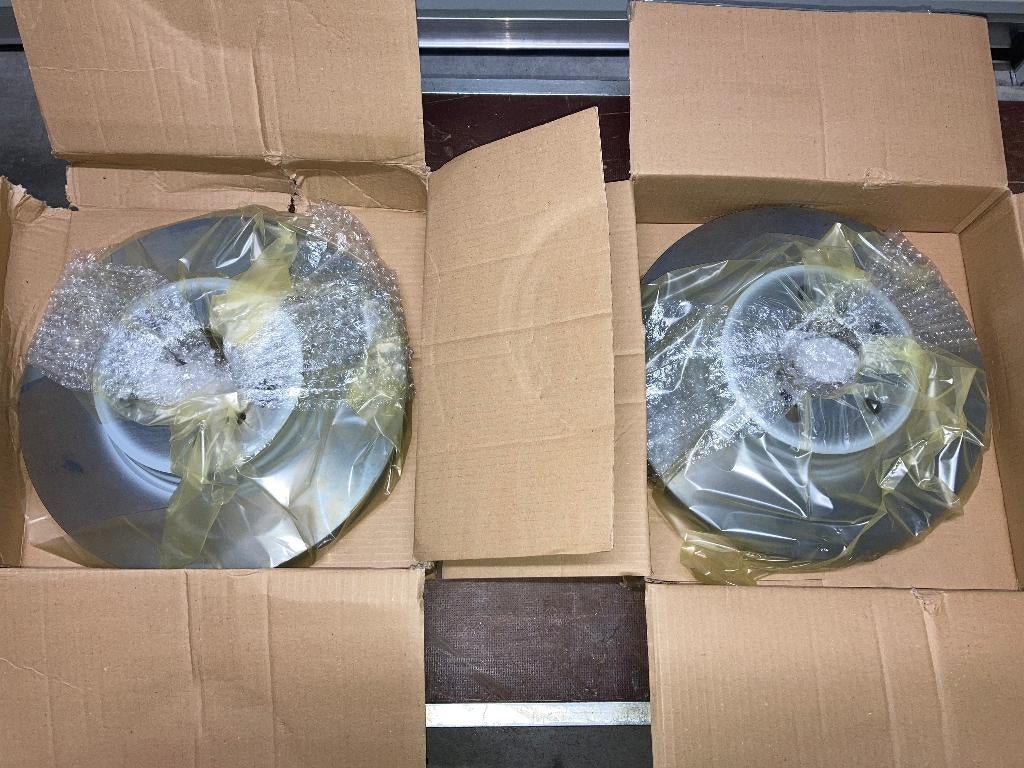 Nieuwe originele remschijven Range Rover (2002 - 2009), Ophalen, Nieuw, Rover