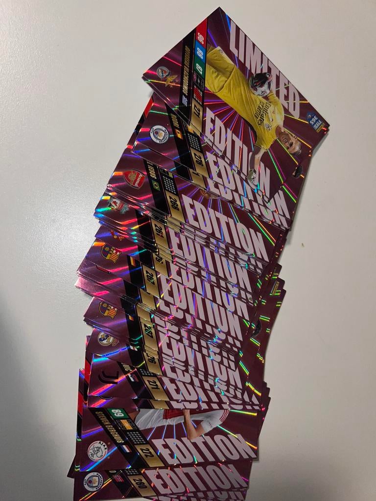 FIfa 365   limited edition zit ook een paar premium in, Ophalen of Verzenden, Zo goed als nieuw