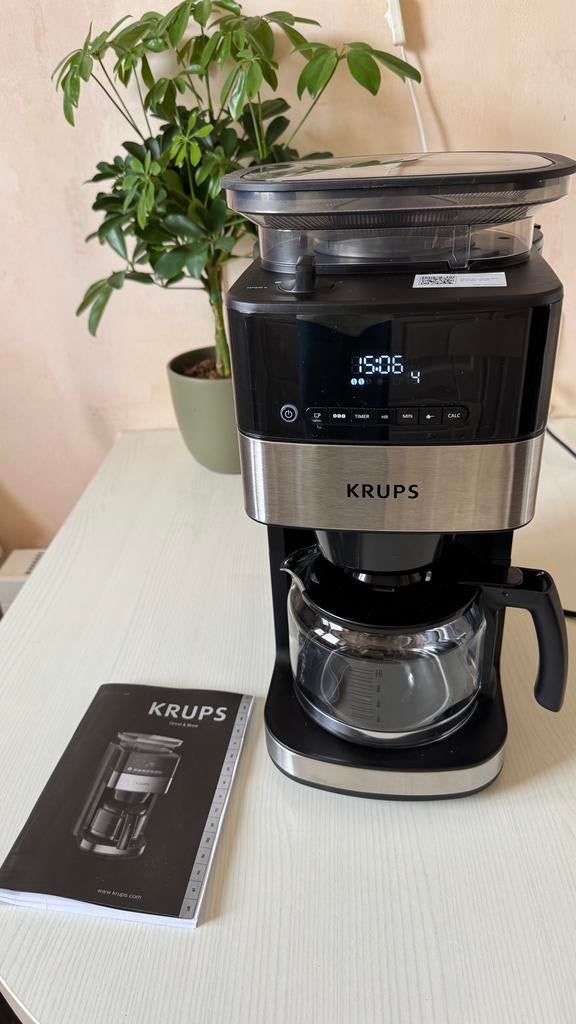 Krups Grind & Brew KM8328 koffiezetapparaat, 10 kopjes of meer, Koffiemachine, Zo goed als nieuw, Koffiebonen