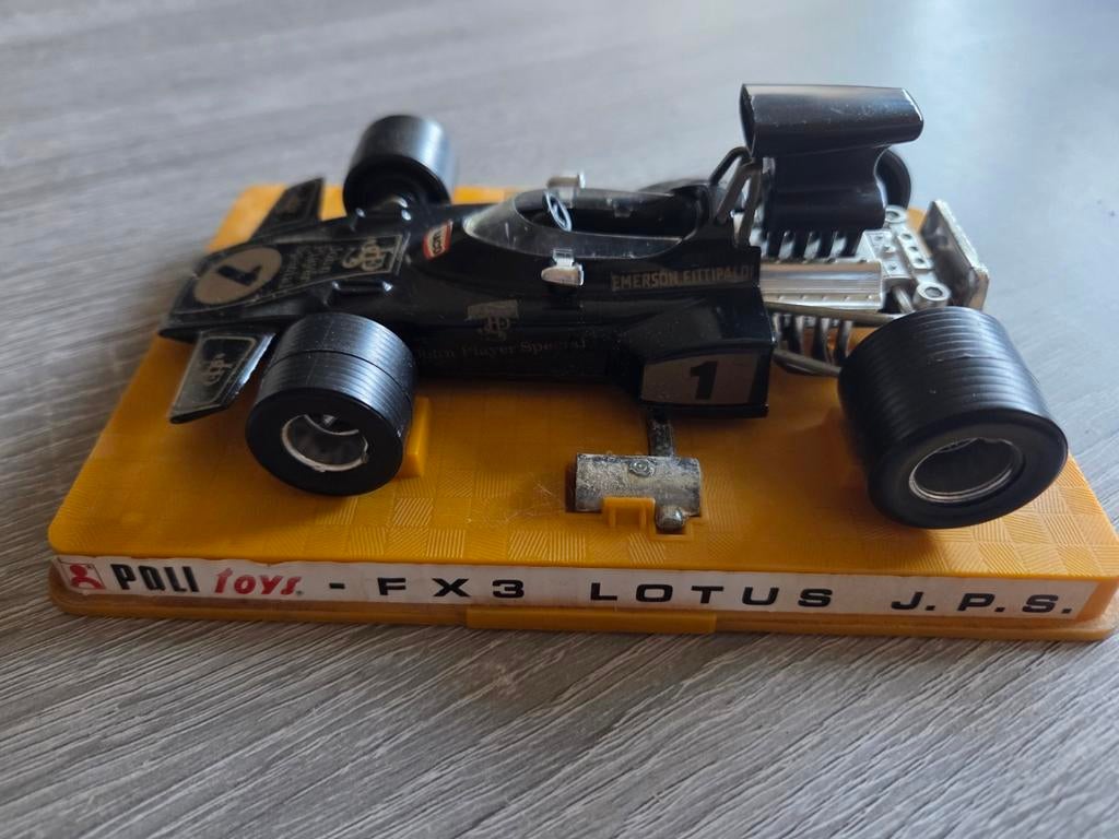 Model auto f1 begin jaren 70, Ophalen, Auto's