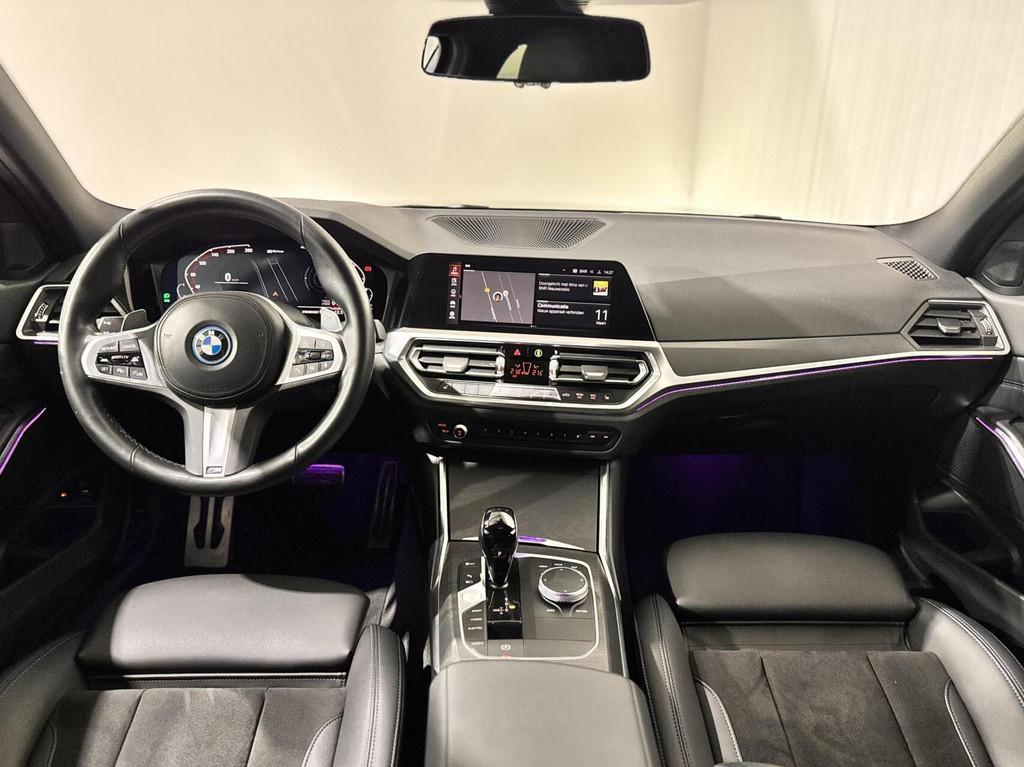 BMW 330e M Sport|HEADS UP|LANE ASSIST|LASER|CARPLAY|CAMERA, Automaat, Achterwielaandrijving, 4 cilinders, Met garantie (alle)