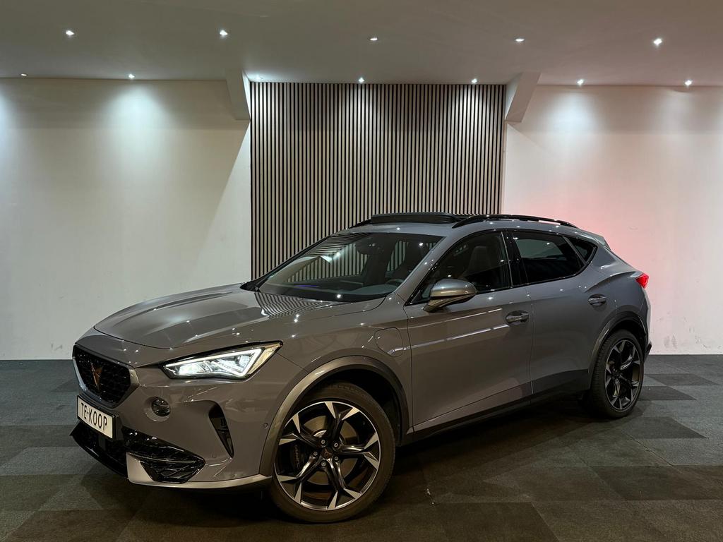 CUPRA Formentor 1.4 eHybrid VZ COPPER NARDO PANO CAM BUTTONS, 4 cilinders, Formentor, Leder en Stof, 245 pk