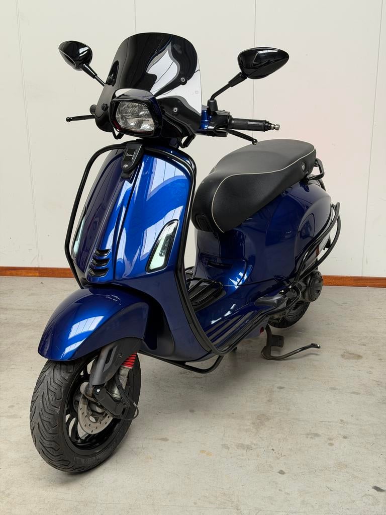Vespa Sprint 2023! Nieuwstaat! BMW BLUE! Brom, Ophalen of Verzenden, Zo goed als nieuw, Benzine, Overige modellen
