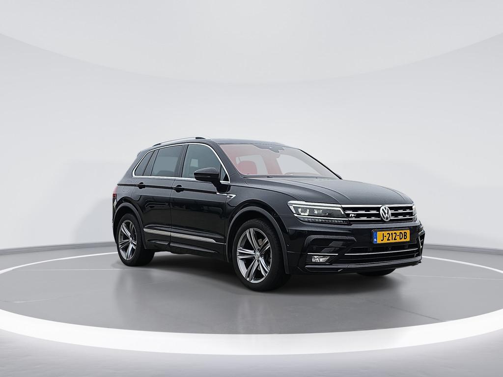 Volkswagen Tiguan 1.5 TSI ACT Highline Business R |PANO|MASS, Stof, 150 pk, Zwart, Origineel Nederlands