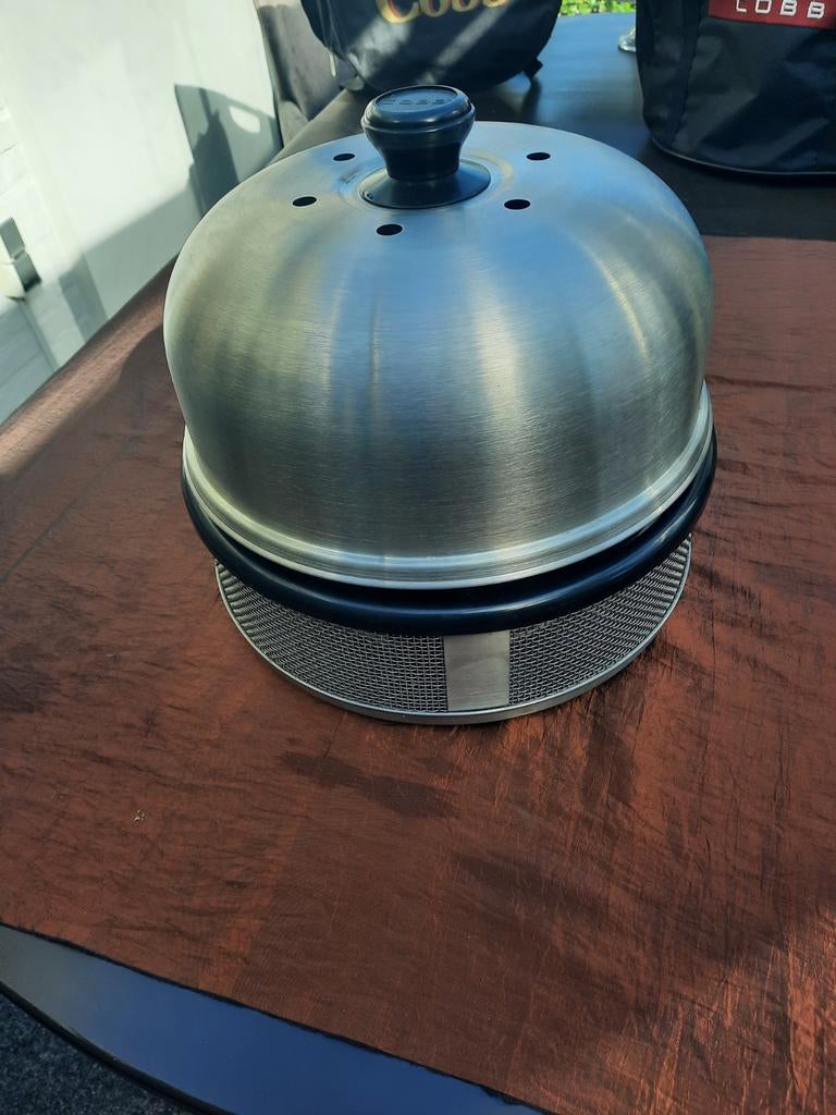 Cobb barbecue met veel assesoires., Tuin en Terras, Houtskoolbarbecues, Ophalen