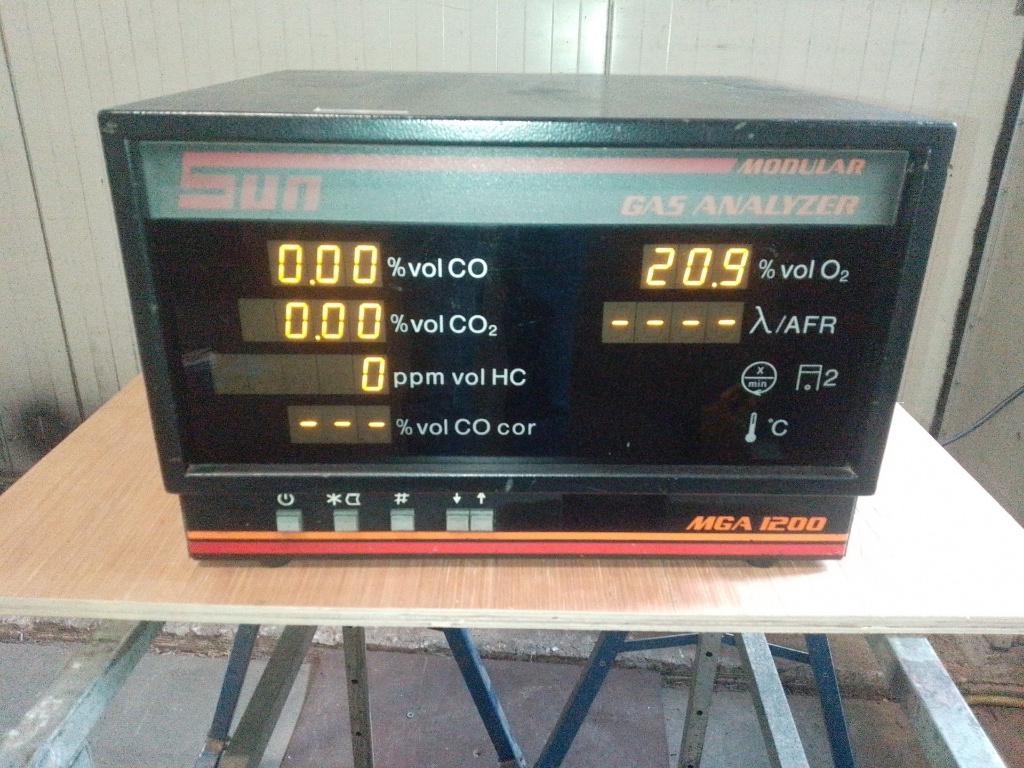 Viergas tester Co meter Sun MGA 1200 APK vrij, Ophalen, Gebruikt