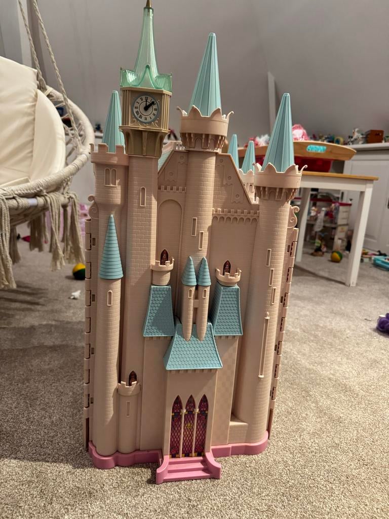 Disney kasteel met Barbie, Ken en eenhoorn, Ophalen of Verzenden, Gebruikt