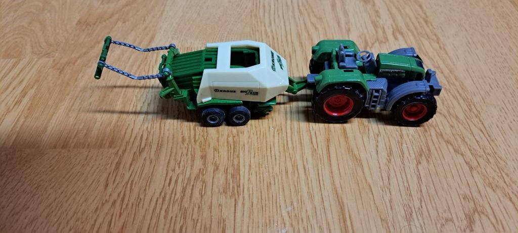 Leuke speelgoed tractor met aanhanger/hooiwagen., Ophalen of Verzenden, Zo goed als nieuw