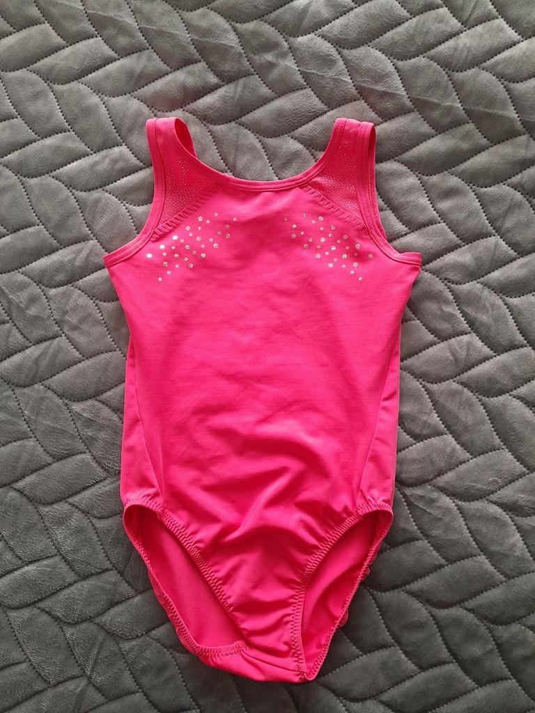 Vrolijk turnpakje!, Ophalen of Verzenden, Zo goed als nieuw, Roze, Kleiner dan kindermaat 122