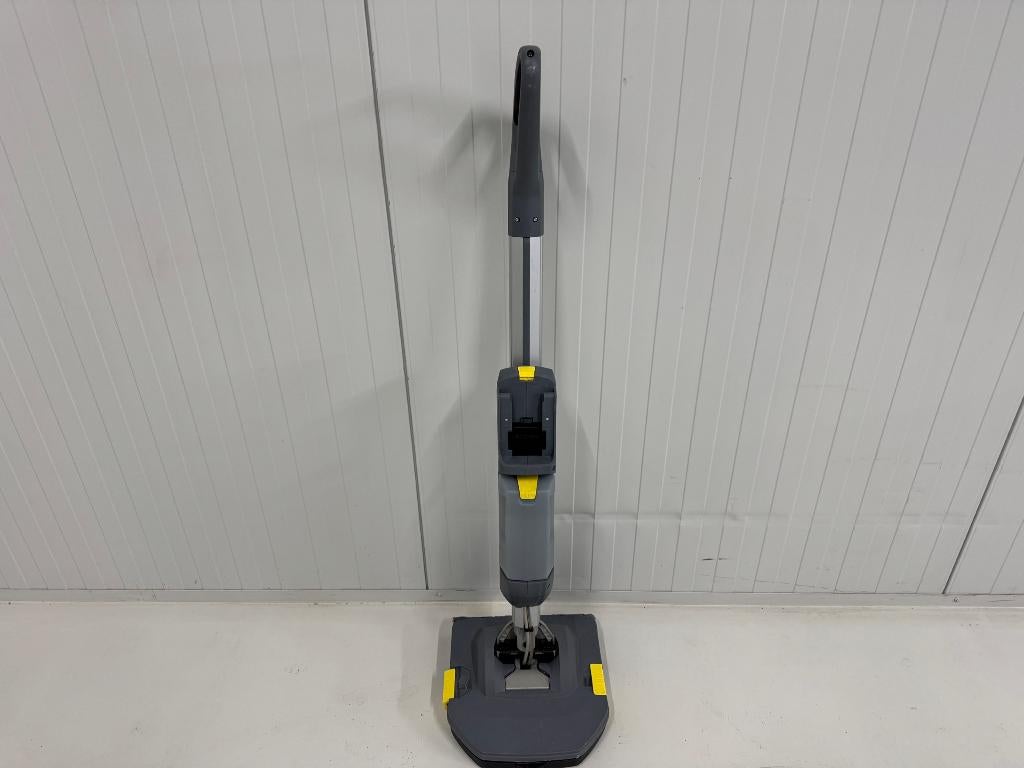 KARCHER SCHROBMACHINE BR 30/1 C Bp, Ophalen of Verzenden, Zo goed als nieuw, Schrobmachine