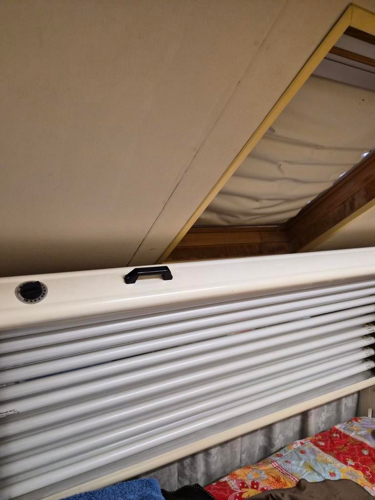 Zonnebank - Perfect voor een gezonde teint!, Witgoed en Apparatuur, Zonnebanken en Gezichtsbruiners, Ophalen, Gebruikt, Zonnebank enkelzijdig