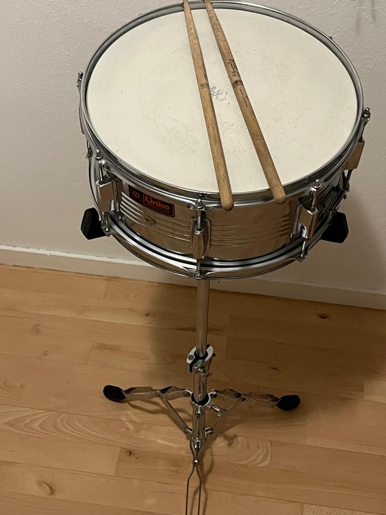 snare drum plus stand, Ophalen of Verzenden, Gebruikt, Overige merken