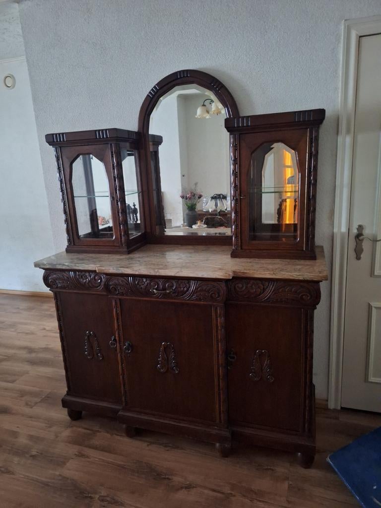 Antieke buffetkast met marmeren blad, Ophalen