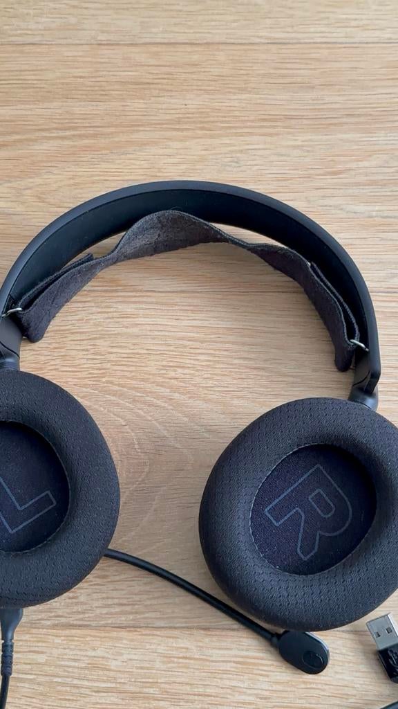 Steelseries Arctis5 inclusief Gamedac, Gebruikt, Mute-functie, Ophalen of Verzenden, Over-ear