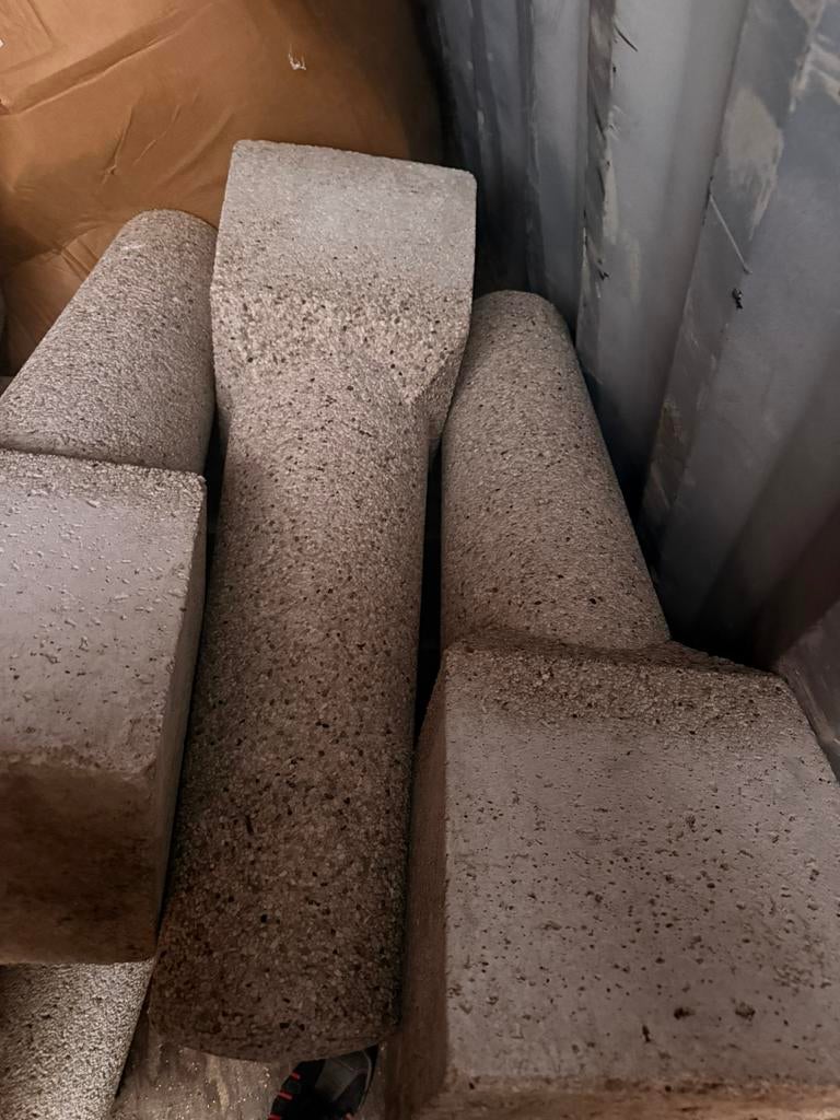 Betonnen aanrijdbeveiliging. Betonpaaltjes 11st, Ophalen of Verzenden, Nieuw, Minder dan 180 cm, Palen