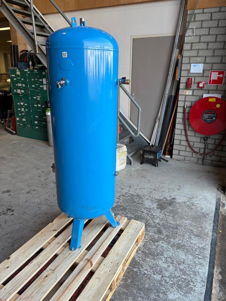 Buffervat / persluchttank 270ltr, 100 liter of meer, Ophalen, Zo goed als nieuw