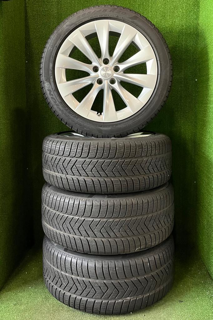 Originele 20 inch Tesla Model X velgen met winterbanden, 275 mm, Banden en Velgen, Tesla, U. S. A.