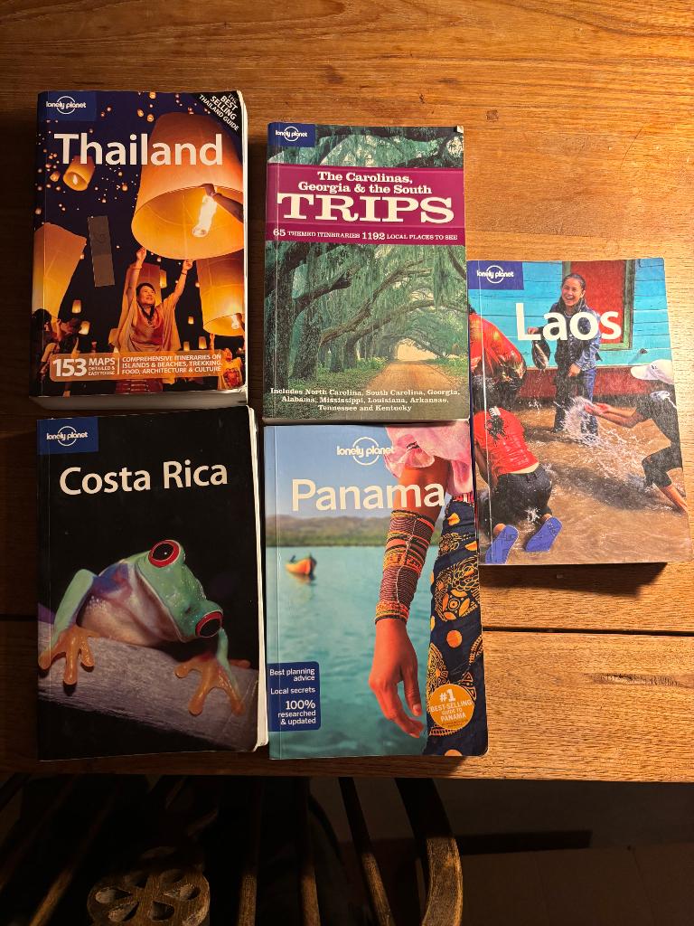 Lonely planets Thailand Laos Costa Rica Panama georgia, Ophalen of Verzenden, Azië, Reisgids of -boek, Lonely Planet