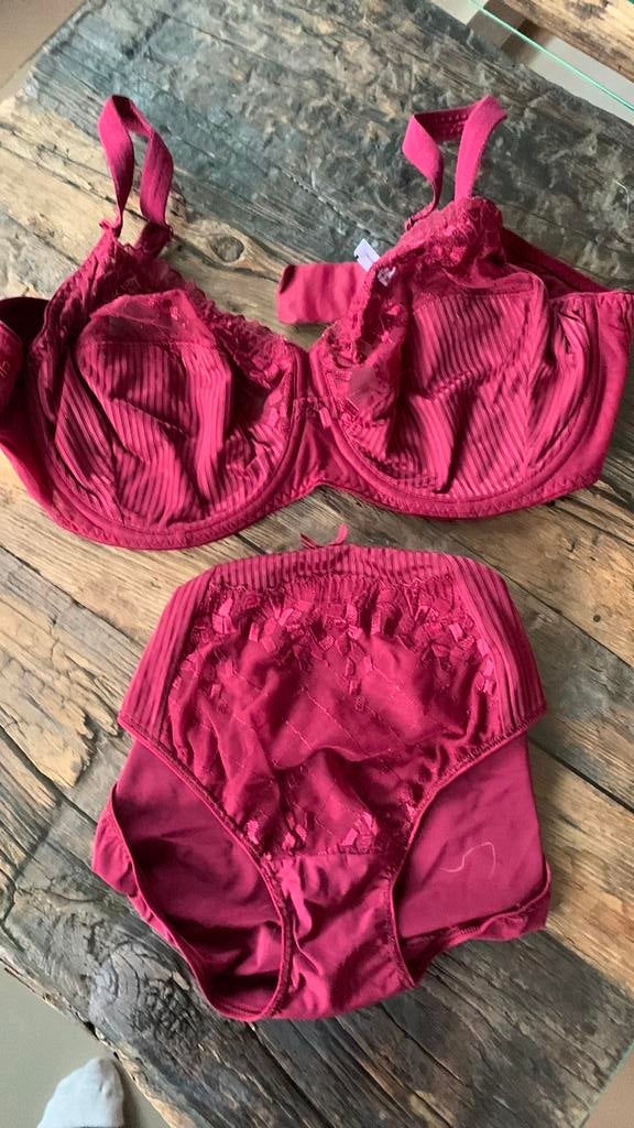 Bh en slip 85E CHANTELLE, Ophalen of Verzenden, Rood, Setje