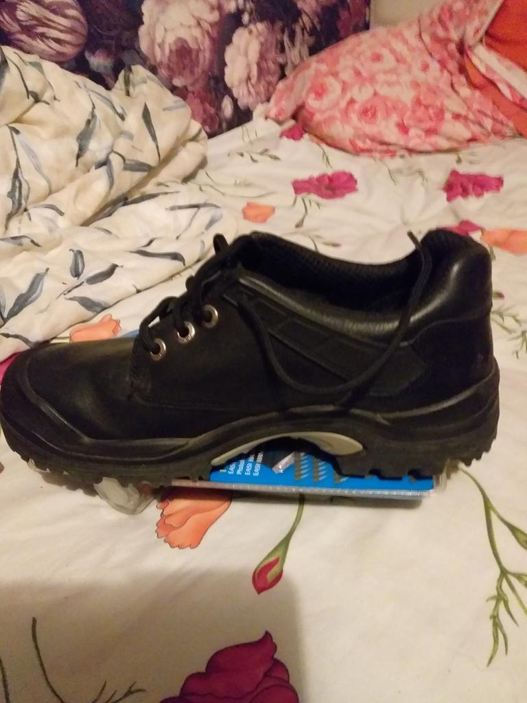 1 keer gedragen.  Werk schoenen met stalen neus, Ophalen of Verzenden, Zo goed als nieuw, Zwart, Werkschoenen