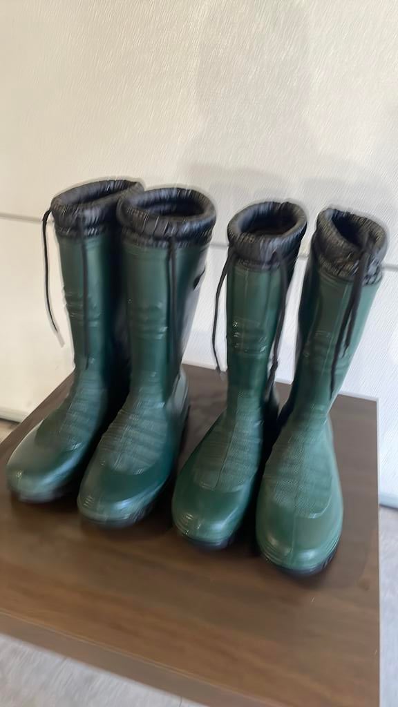 Snow boots maat 43 en maat 44, Ophalen, Zo goed als nieuw, Laarzen