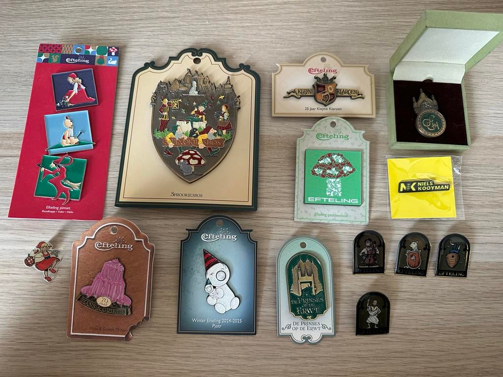 Efteling pins - Diverse speldjes en pins, Ophalen of Verzenden, Zo goed als nieuw, Button of Speldje