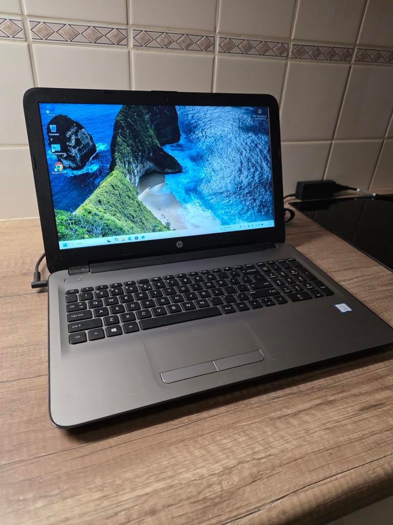 HP laptop  i7 7e generatie, 2 tot 3 Ghz, 15 inch, Ophalen of Verzenden, Zo goed als nieuw