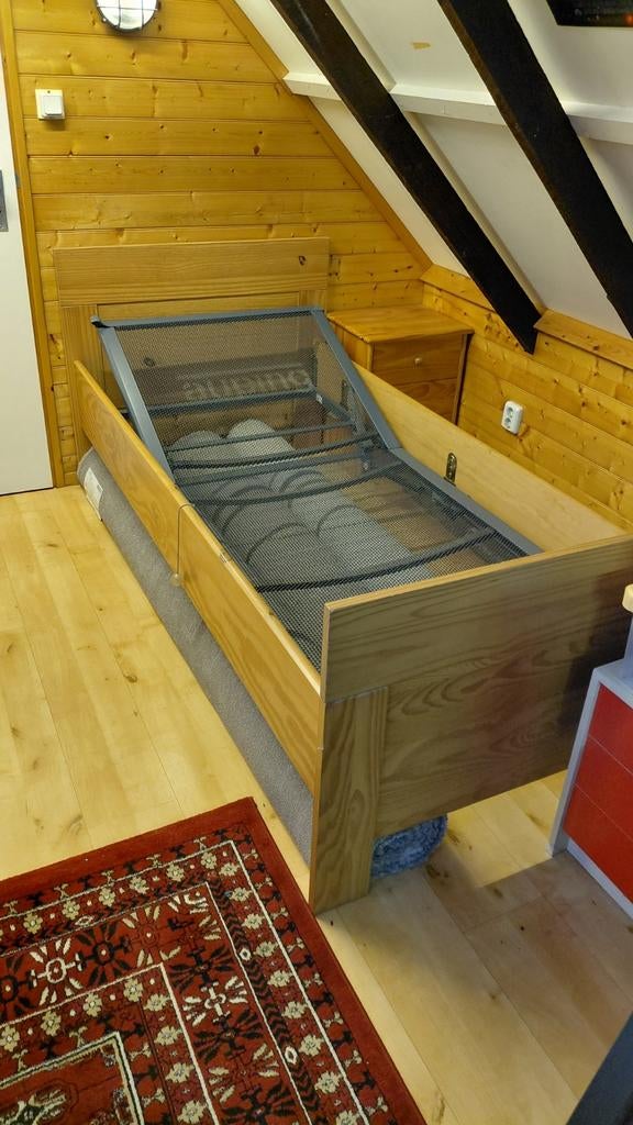 Grenen bed met Auping bodem, Ophalen, 90 cm, Eenpersoons, Bruin