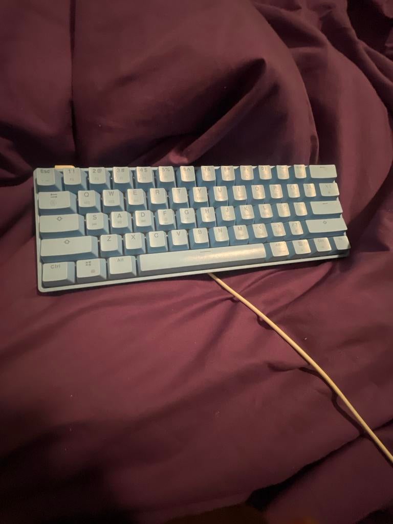 GK61 yellow switch, Computers en Software, Toetsenborden, Ophalen of Verzenden, Qwerty, Zo goed als nieuw, Bedraad