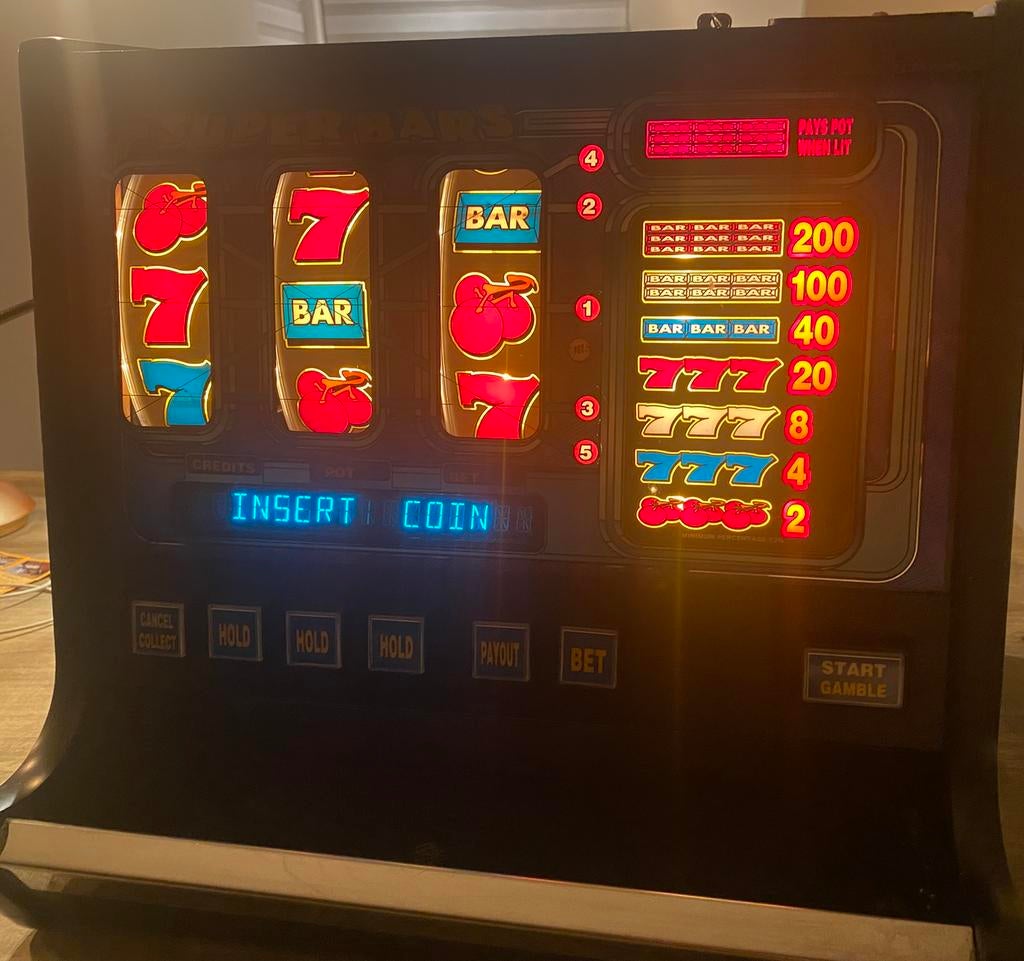 Super bar gokkastje, Verzamelen, Automaten | Gokkasten en Fruitautomaten, Euro, Ophalen, Zo goed als nieuw, Met sleutels