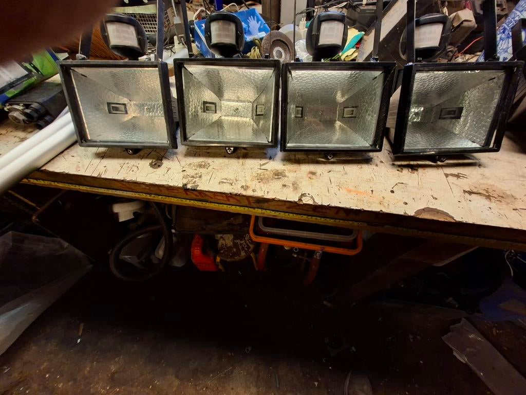 4x Halogeenlamp met bewegingsmelder, Ophalen, Nieuw, E27 (groot), Led-lamp