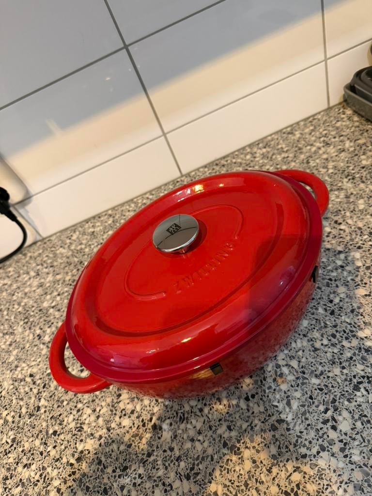 Zwilling pan 29cm ROOD. 100,-, Ophalen, Zo goed als nieuw, Gietijzer, Koekenpan of Braadpan