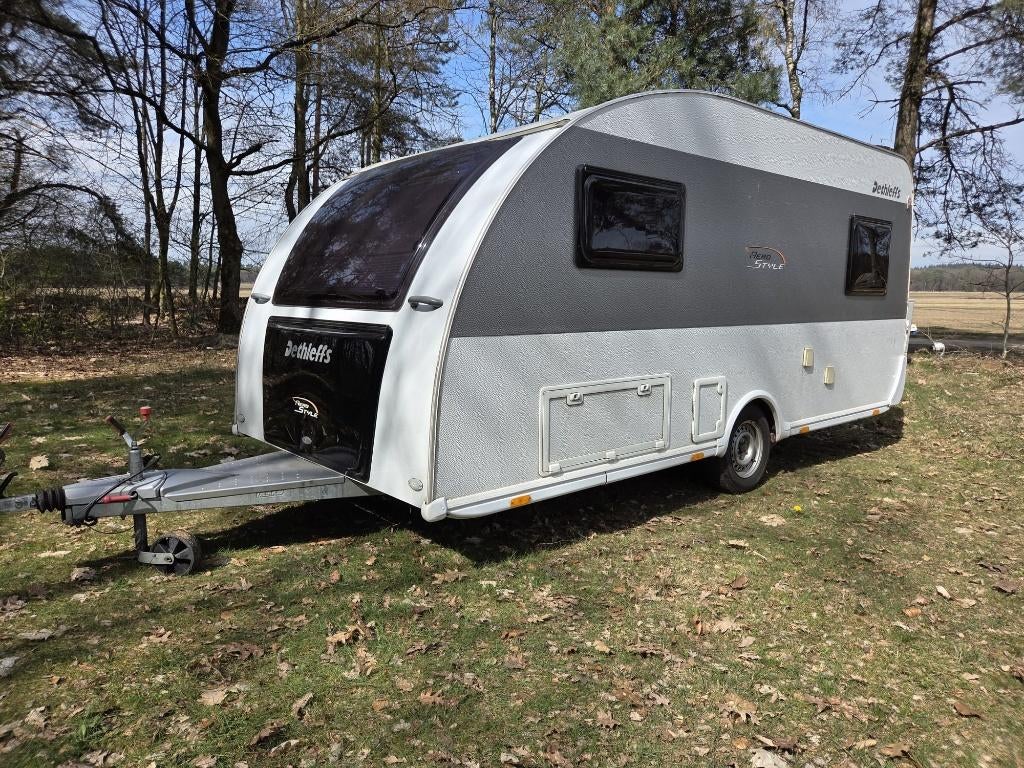 Dethleffs Aerostyle 400DB + mover + voortent + fietsendrager, Caravans en Kamperen, Caravans, Standaardzit, Dwarsbed, Particulier