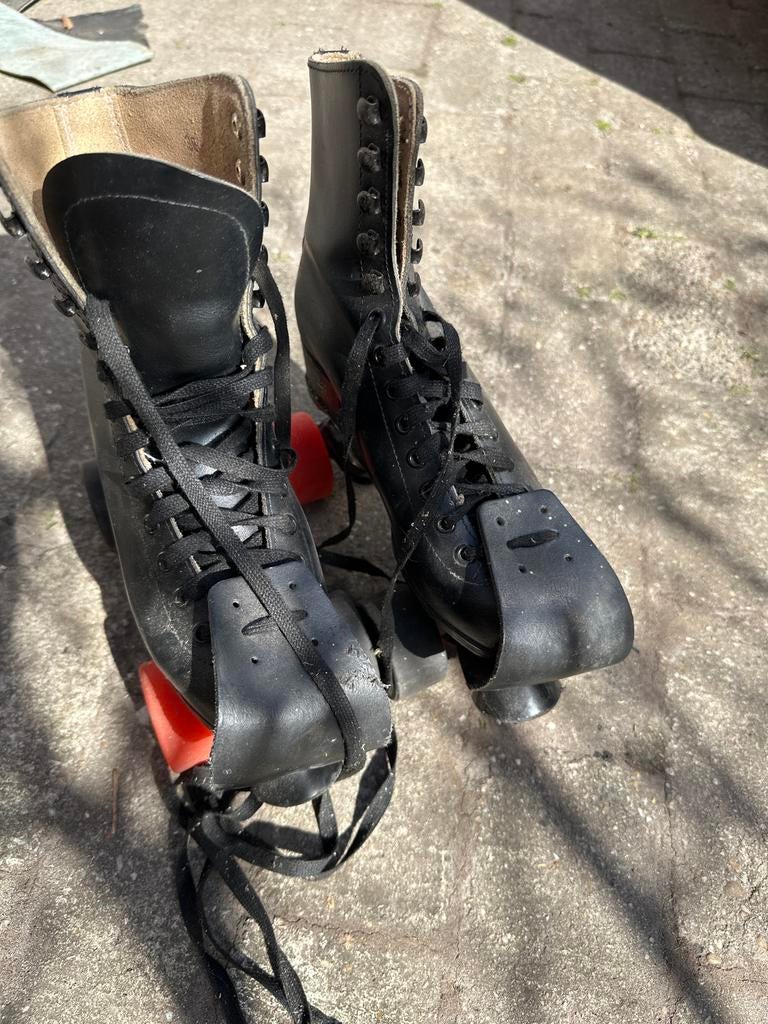 Rolschaatsen maat 36 - Zwart met rode wielen, Ophalen of Verzenden, Gebruikt, Kinderen