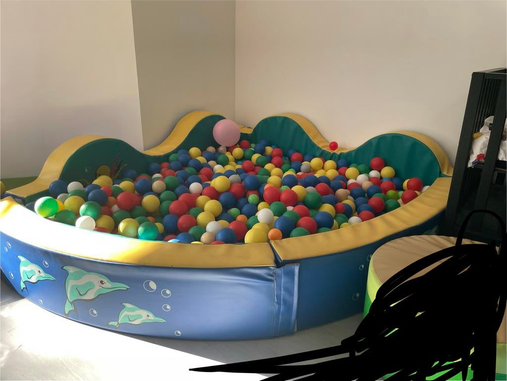 Ballenbak met veel Wesco ballen, Ophalen, Gebruikt, Jongen of Meisje