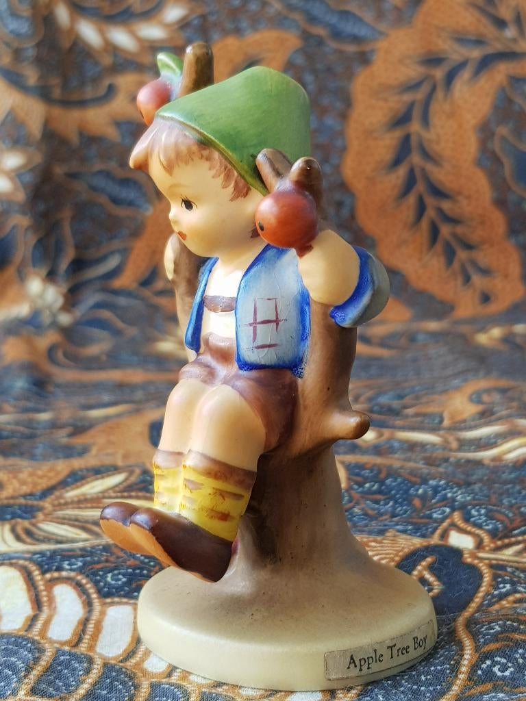 Mooi oud vintage Goebel Hummel beeldje uit Duitsland 9,8 cm., Antiek en Kunst, Antiek | Porselein, Ophalen of Verzenden